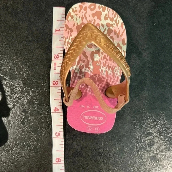 havaianas Toddler girl size 4c rose gold cheetah - Picture 7 of 7